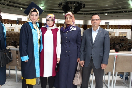 Ünver ailesinde diploma sevinci