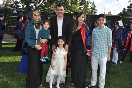Derebağ ailesinde diploma sevinci