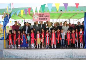 Yozgat'ta minik öğrencilerden yıl sonu sergisi