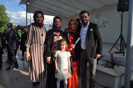 Sarıtaş ailesinde diploma sevinci