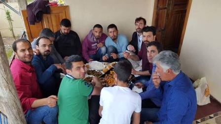 Mazlum Kırkan'dan dostlara ziyafeti