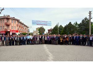 Niğde'de "vali uğurlama" kuyruğu