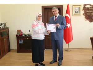 Kaymakam Özen, tütünle mücadeleyi ödüllendirdi