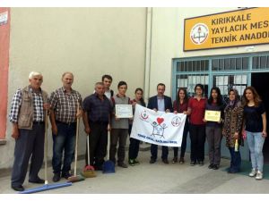Kırıkkale'de bir okula "Beyaz Bayrak ve Sertifika" ödülü verildi