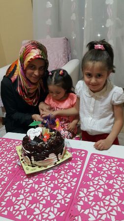 Çevik ailesinde yaş günü mutluluğu