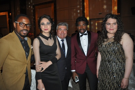 Konyaspolu futbolcular genç hayranlarıyla