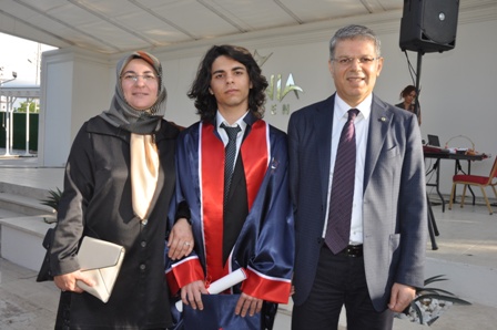 Akkuş ailesinde mezuniyet sevinci
