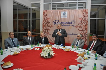 NEÜ’de iftar