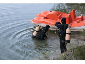 GÜNCELLEME - Deniz bisikletinden göle düşen kişi kayboldu