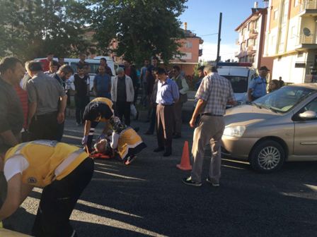 Otomobil elektrikli bisiklete çarptı: 1 yaralı