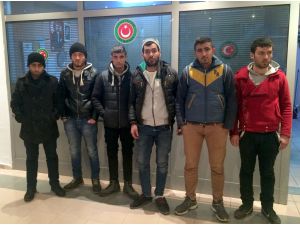 Tır dorsesinde kaçak geçiş engellendi