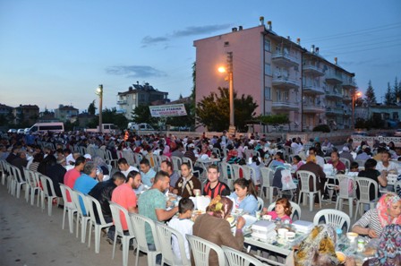 Ereğli’de iftar sofraları sürüyor