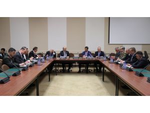 Savunma Bakanı Işık Brüksel'de