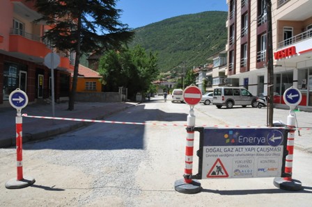 Akşehir’de doğalgaz hat döşemesi