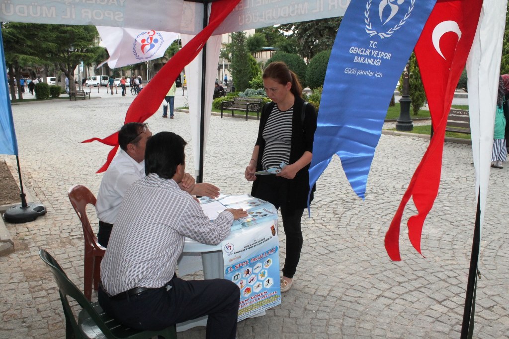 Haydi çocuklar, yaz spor okullarına