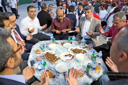 Kulesite çalışanları iftarda bir araya geldi
