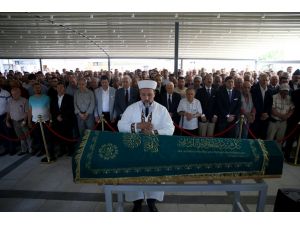 Hakkı Devrim son yolculuğuna uğurlandı