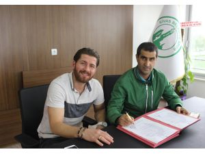 Sivas Belediyespor, Ali Aydın ile 2 yıllık sözleşme imzaladı