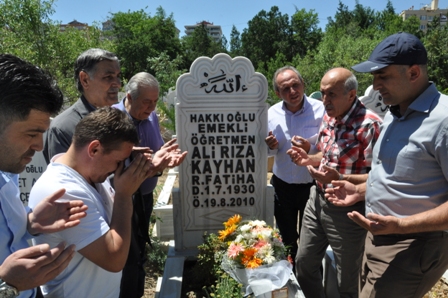 Ali Rıza babalarını unutmadılar