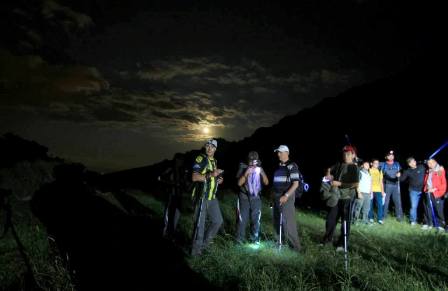 Dağcılardan "Mehtap Yürüyüşü"