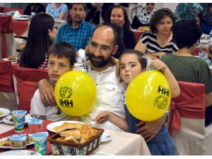 Dünya Yetimler Günü