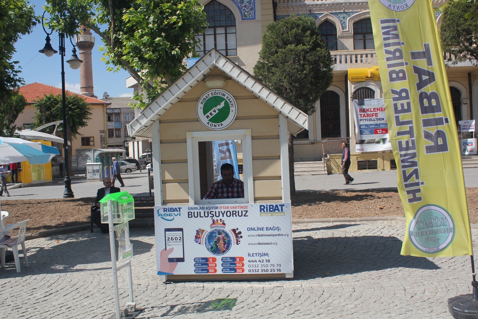 Ribat'ın seyyar bağış büroları ilgi görüyor