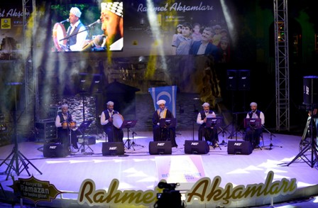 Rahmet Akşamlarında ilahi grubu