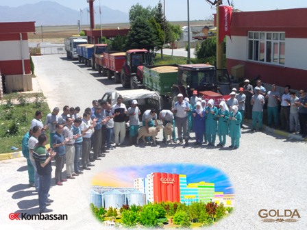 Komgıda’ya yılın ilk mahsulü geldi