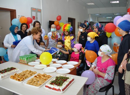 Meram Tıp çocukların yüzünü güldürdü