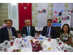 Koruyucu aileler iftarda buluştu