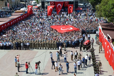Şehit Jandarma Uzman Çavuş Örtücü son yolculuğuna uğurlandı
