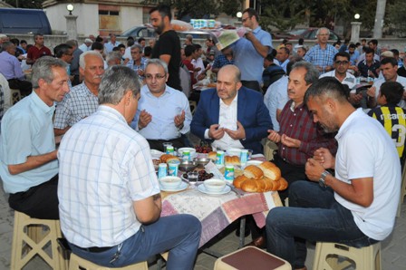 Akşehir’de mahalle iftarı