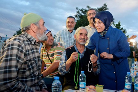 Kardeşlik iftarları sürüyor