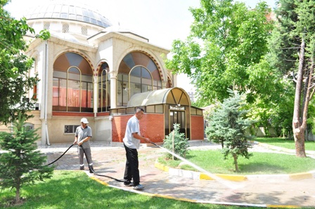 KARATAY’DA CAMİLER VE MEZARLIKLAR YIKANDI