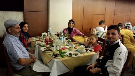 Korkmaz ailesi iftarda