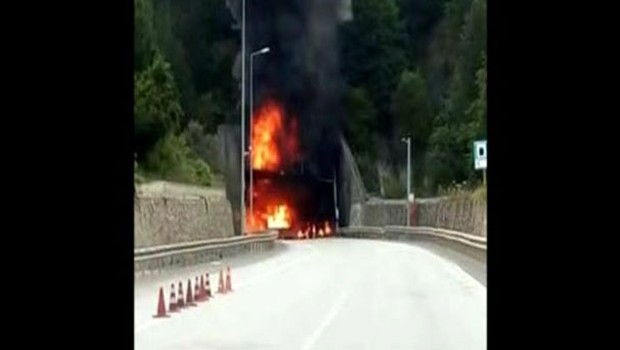 Bolu'da tır faciası: 5 ÖLÜ