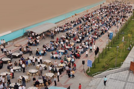 AK Parti Meram, iftarda buluşturdu