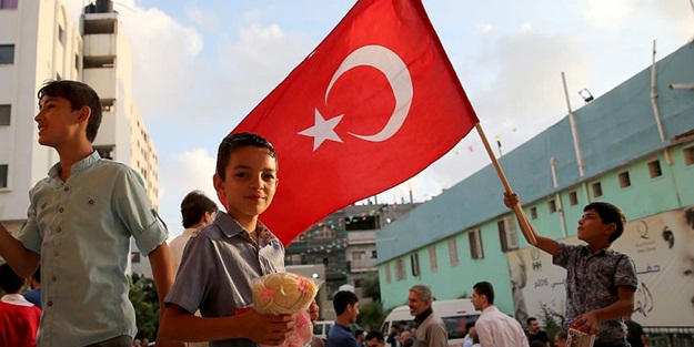 Gazze'de yüzler gülüyor!