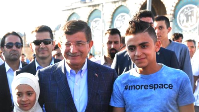 Davutoğlu: Teröre Karşı Omuz Omuza Vermek Durumundayız