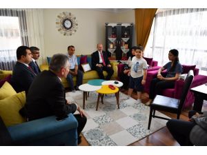 Bakan Soylu gazilerle bayramlaştı