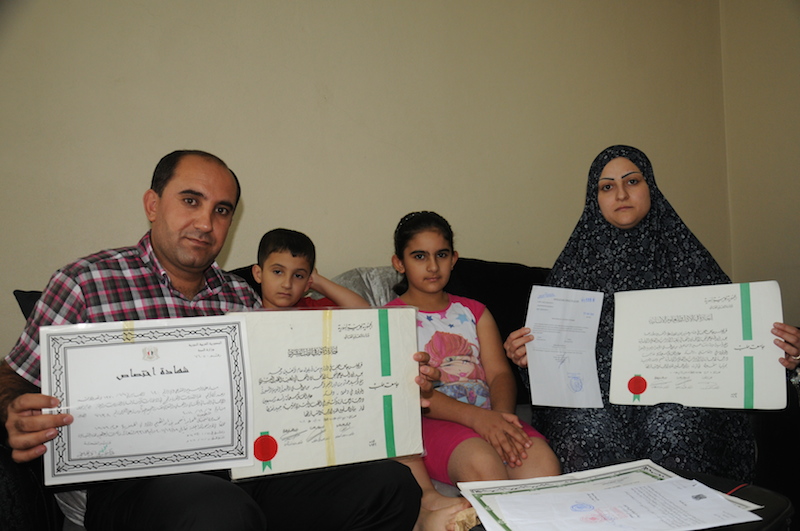 Suriyelilerin "vatandaşlık açıklaması" sevinci