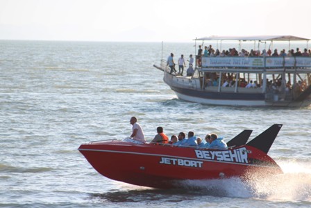 Beyşehir Gölü'nde jetboat turları başladı