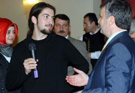 Akyürek Konyalı öğrencilerle buluştu