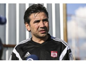 Sivasspor Teknik Direktörü Özköylü: