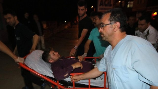 Av Tüfeğinden Ateşlenen Ses Fişeğiyle Yaralandı