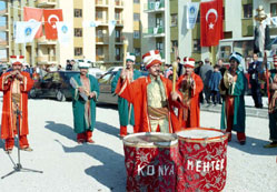 Mehter takımı için sıraya giriyorlar
