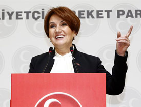 Financial Times Meral Akşener'i övdü