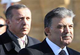 Erdoğan'la Gül yer değiştirecek