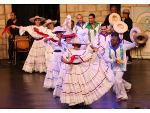 Uluslararası Bursa Altın Karagöz Halk Dansları Yarışması