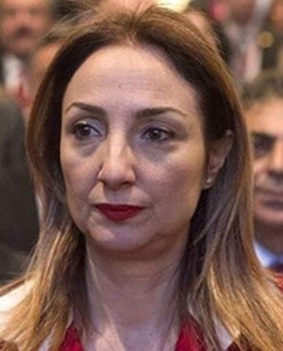 "İşaret dili ilköğretim okullarında zorunlu ders olarak okutulsun"